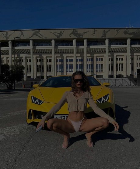 Naakte gelekte OnlyFans-foto van Alina Trunova
