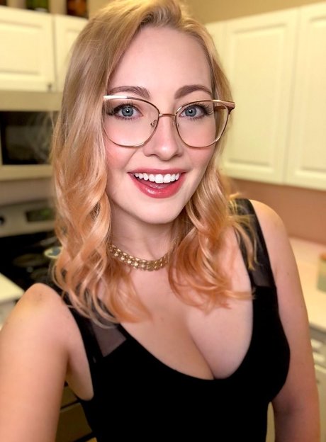 Naakte gelekte OnlyFans-foto van Cannibalqueen