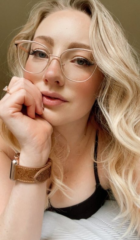 Naakte gelekte OnlyFans-foto van Cannibalqueen