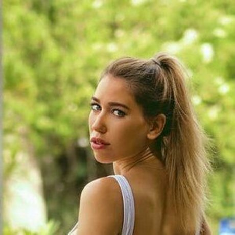 Naakte gelekte OnlyFans-foto van Maayan Peri