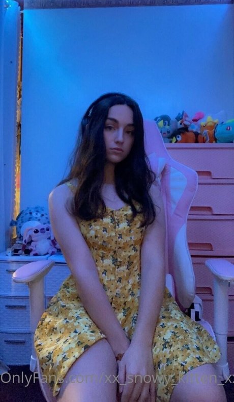 Naakte gelekte OnlyFans-foto van Snowykittengames