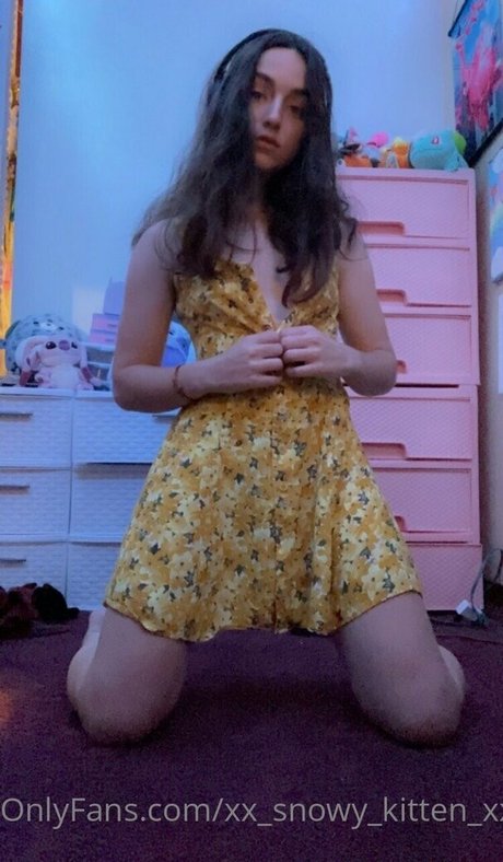 Naakte gelekte OnlyFans-foto van Snowykittengames