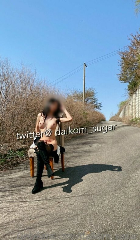 Naakte gelekte OnlyFans-foto van Dalkomsugar