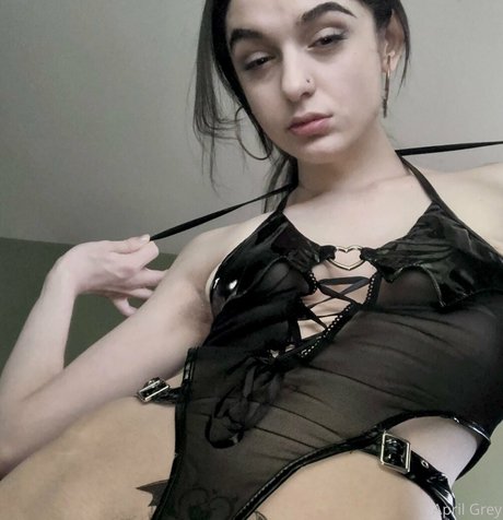 Naakte gelekte OnlyFans-foto van Bunnygothic