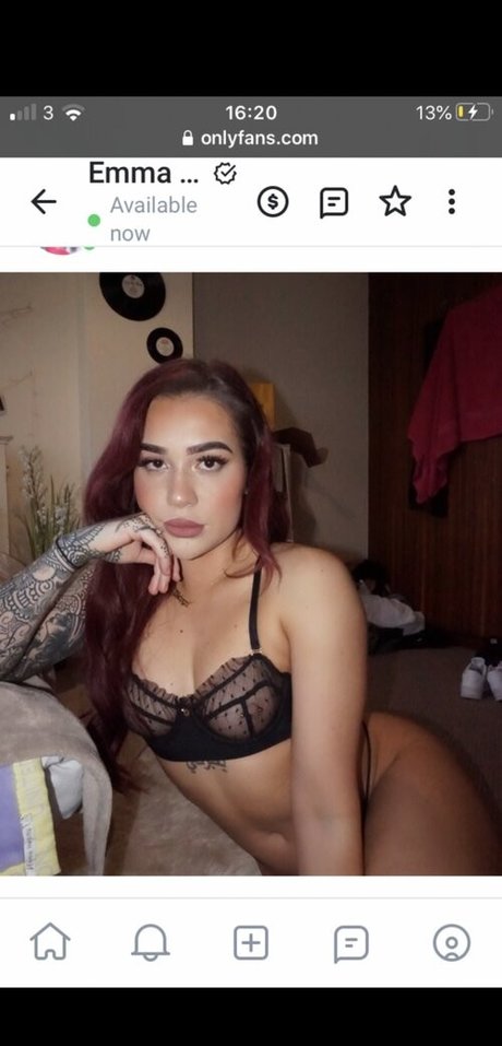 Naakte gelekte OnlyFans-foto van Emma Herlihy