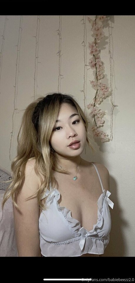 Naakte gelekte OnlyFans-foto van Babiebeezz20