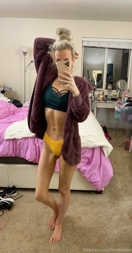 Naakte gelekte OnlyFans-foto van Khloeefree