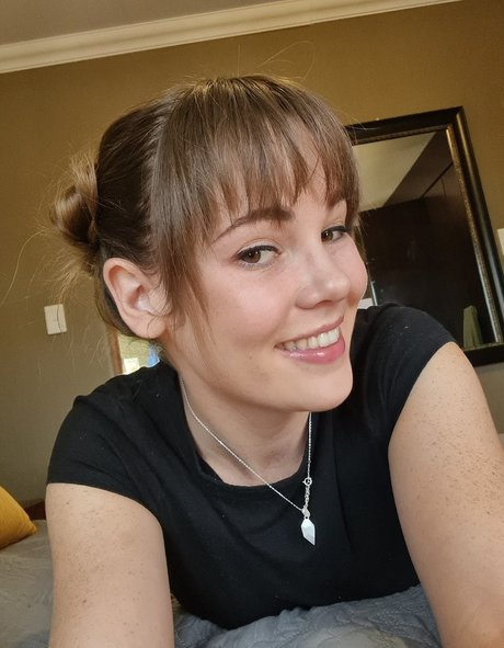 Naakte gelekte OnlyFans-foto van Allysongrey