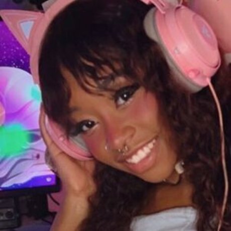 Naakte gelekte OnlyFans-foto van Accelgirl