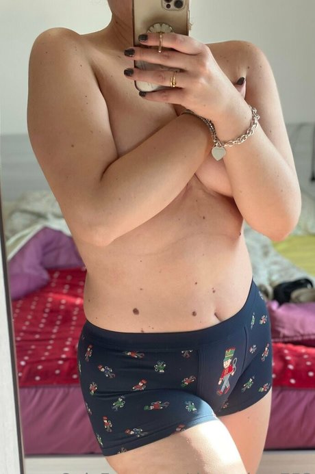 Naakte gelekte OnlyFans-foto van Therealme753