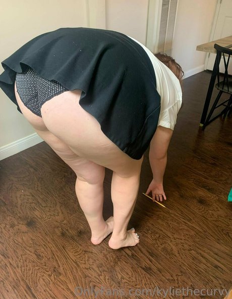 Naakte gelekte OnlyFans-foto van Kyliethecurvy