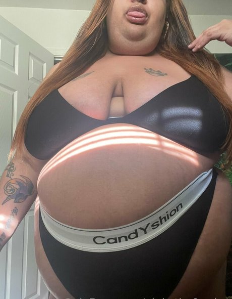 Naakte gelekte OnlyFans-foto van Pinkythefeedee