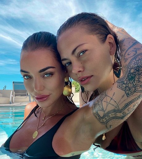 Naakte gelekte OnlyFans-foto van Dorienrose
