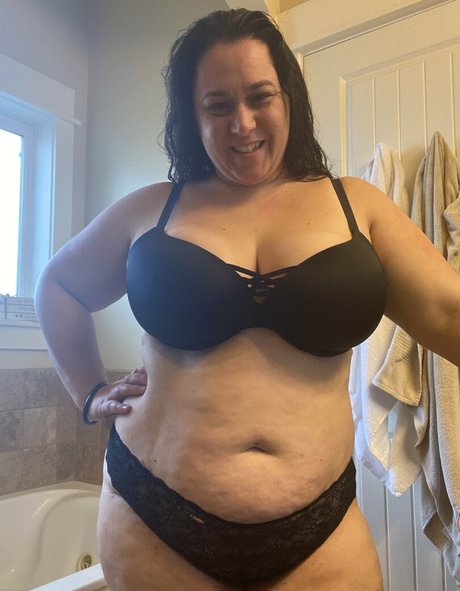 Kinkynextdoor