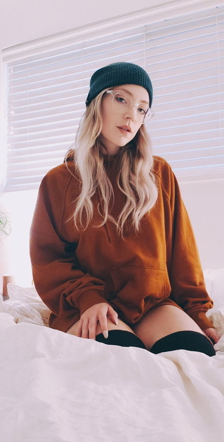 Naakte gelekte OnlyFans-foto van Itskatiebelle