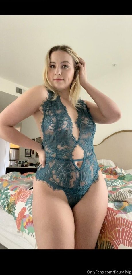Naakte gelekte OnlyFans-foto van Flaurallvip