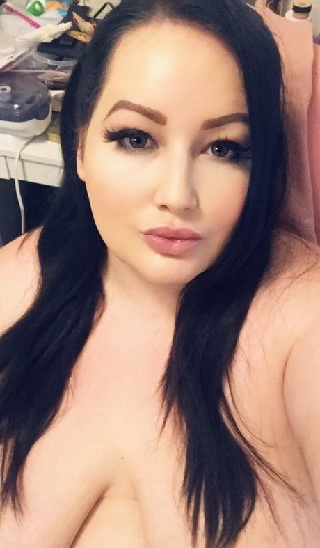 Naakte gelekte OnlyFans-foto van Elizaallure