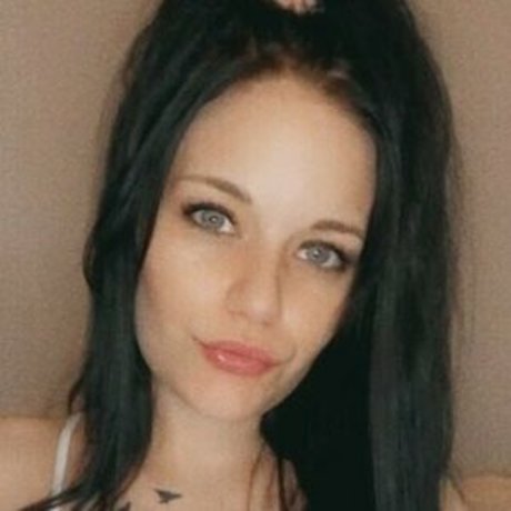 Naakte gelekte OnlyFans-foto van Aubreemullerx