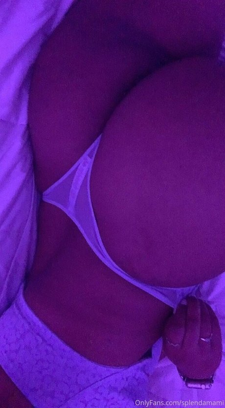 Naakte gelekte OnlyFans-foto van Splendamami