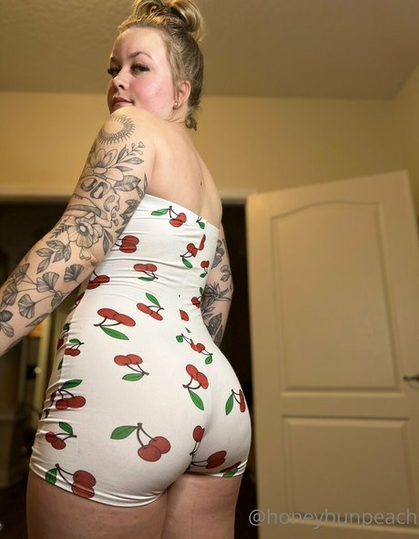 Naakte gelekte OnlyFans-foto van Honeybunfree