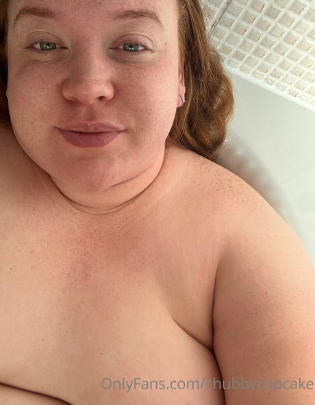 Naakte gelekte OnlyFans-foto van Chubbycupcake