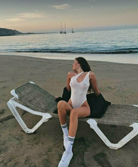 Naakte gelekte OnlyFans-foto van Alisajam
