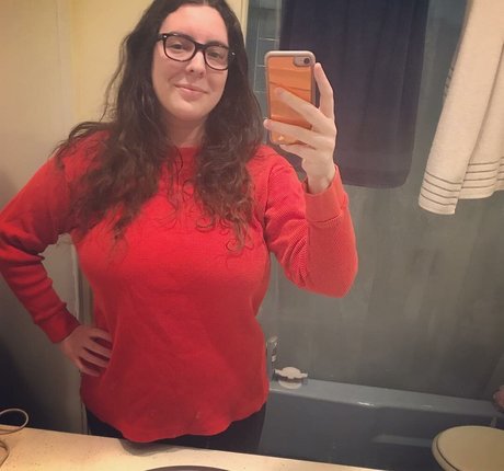 Naakte gelekte OnlyFans-foto van Karagreene
