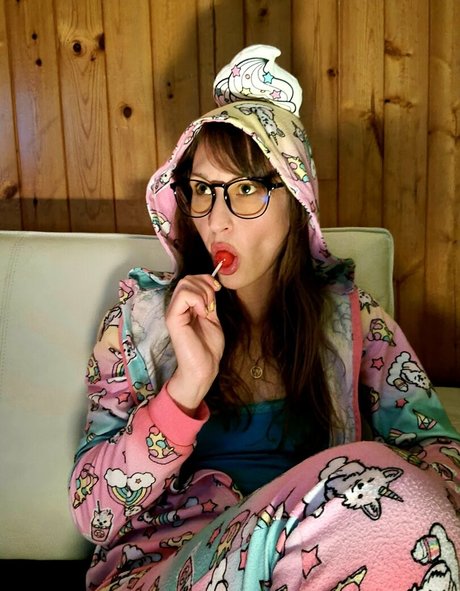 Naakte gelekte OnlyFans-foto van Avaluxe