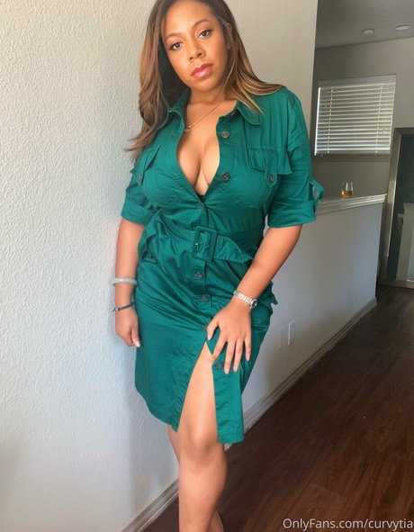 Naakte gelekte OnlyFans-foto van Realtexascurves