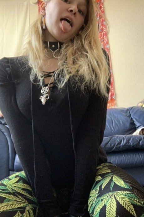Naakte gelekte OnlyFans-foto van Opalrose98