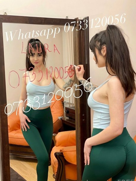 Naakte gelekte OnlyFans-foto van Laurafree