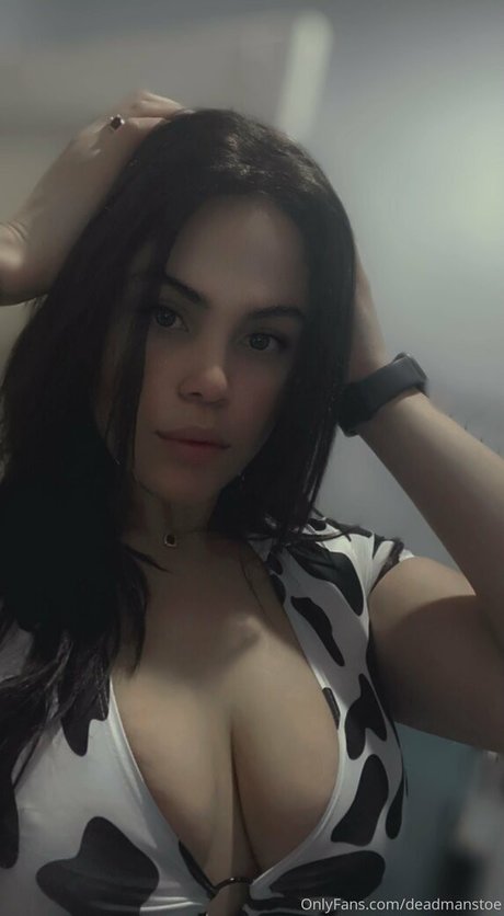 Naakte gelekte OnlyFans-foto van Deadmanstoe