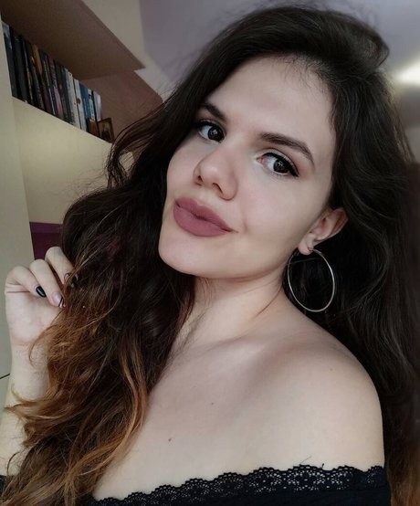 Naakte gelekte OnlyFans-foto van Eliza Stefanova