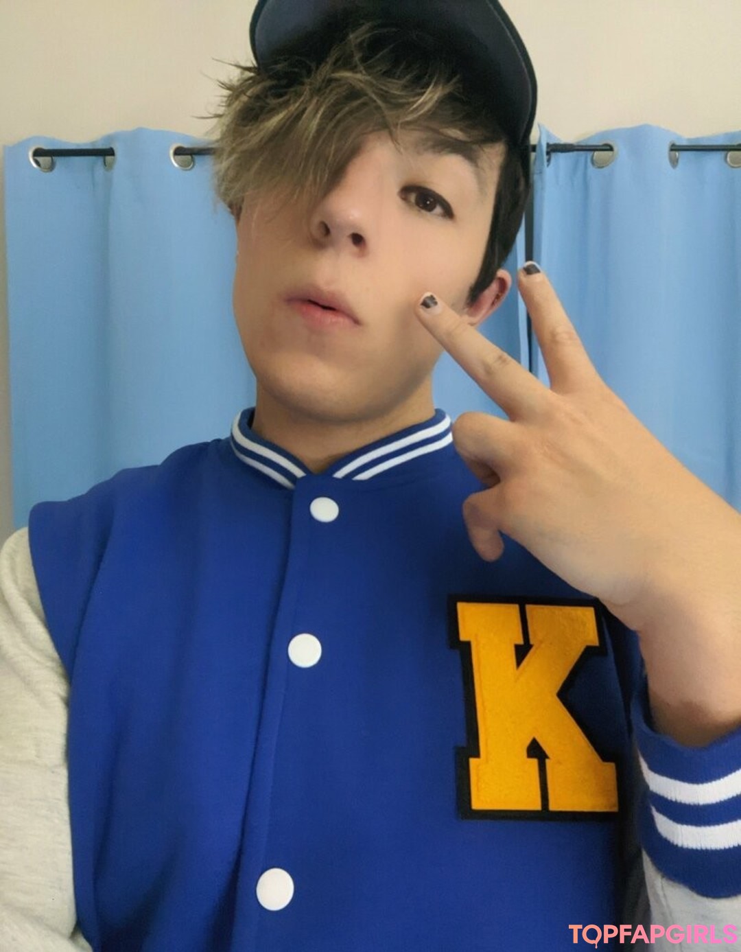 Naakte gelekte OnlyFans-foto van Queerbunnybabe #1033
