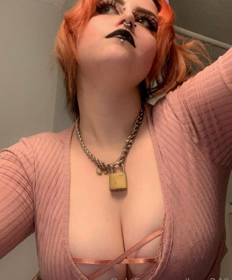 Naakte gelekte OnlyFans-foto van Lynn249
