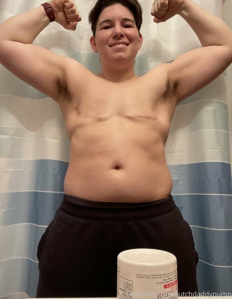 Naakte gelekte OnlyFans-foto van Butchdaddypump
