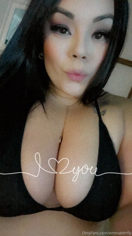 Naakte gelekte OnlyFans-foto van Emmabttrfly