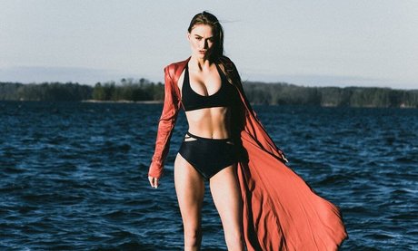 Naakte gelekte OnlyFans-foto van Madison Lintz
