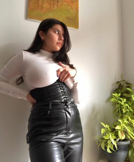 Naakte gelekte OnlyFans-foto van Nada C