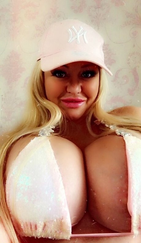 Naakte gelekte OnlyFans-foto van Dollydolluk