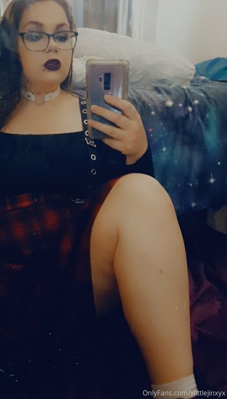 Naakte gelekte OnlyFans-foto van Ariajinxfree