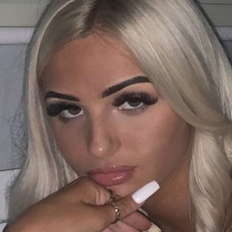 Naakte gelekte OnlyFans-foto van Ellie Coldwell