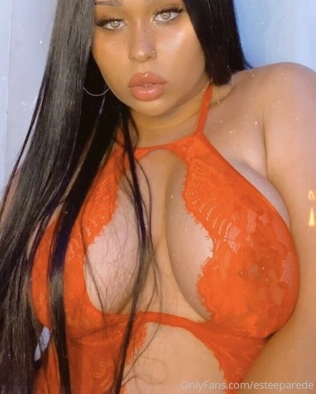 Naakte gelekte OnlyFans-foto van Estee Parede