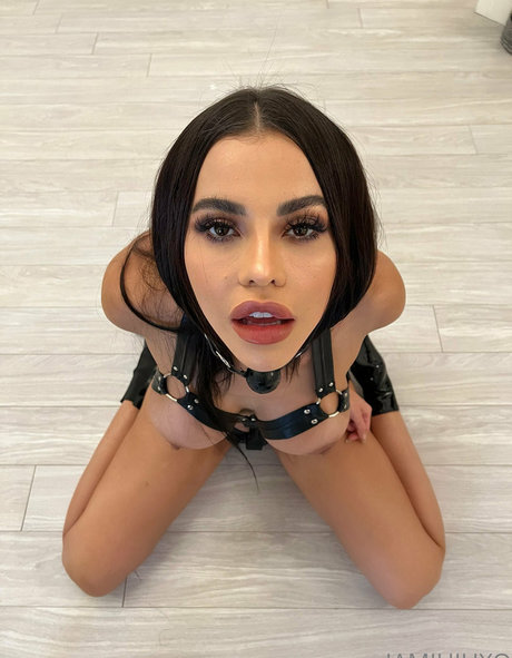 Naakte gelekte OnlyFans-foto van Juju Bahreis