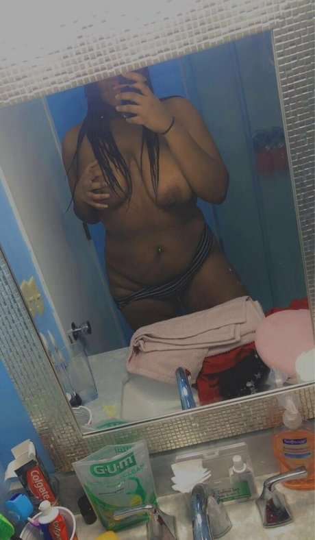 Naakte gelekte OnlyFans-foto van Radicalprincess3