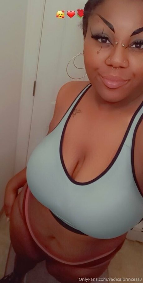 Naakte gelekte OnlyFans-foto van Radicalprincess3