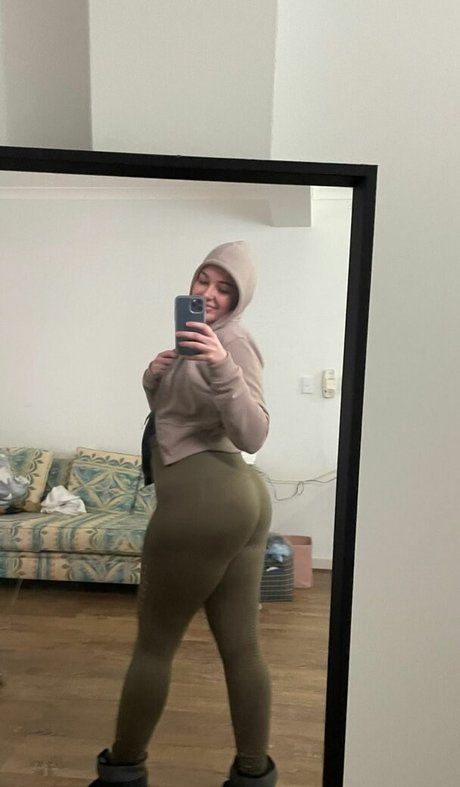 Naakte gelekte OnlyFans-foto van Shutupmichaelaa