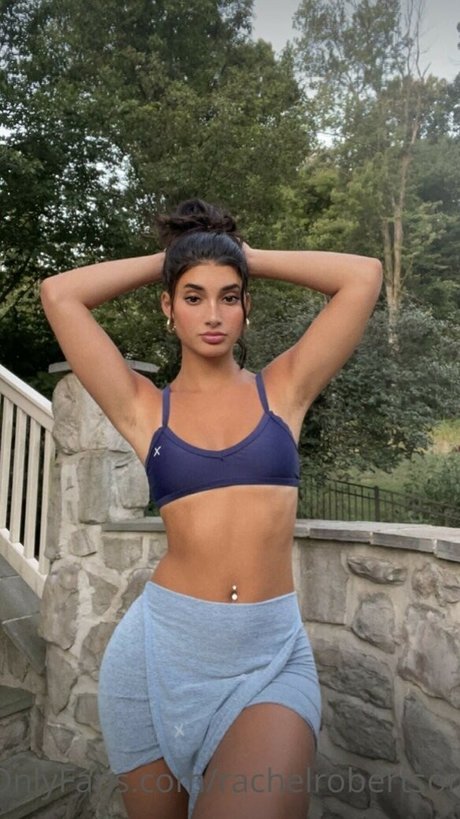 Naakte gelekte OnlyFans-foto van Rachel Robertson