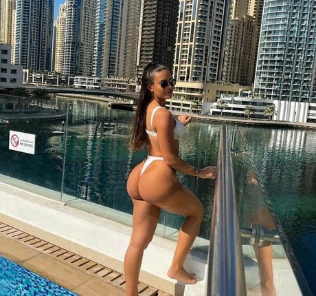 Naakte gelekte OnlyFans-foto van Chiara Pugliesi
