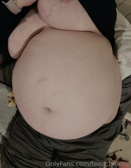 Naakte gelekte OnlyFans-foto van Feedchromie